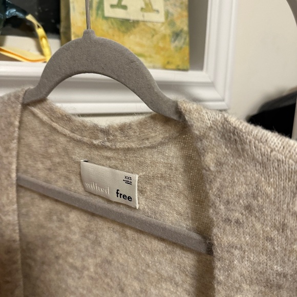 Aritzia xs bundle - Picture 5 of 5